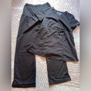 Maternity scrubs set